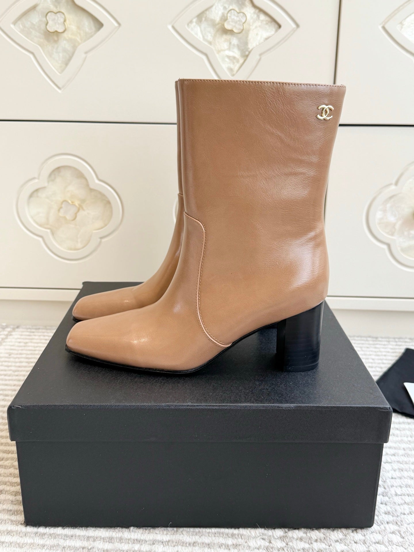 CHANEL 26S HIGH HEEL ANKLE BOOTS 70 MM IN BEIGE CALFSKIN SQUARE TOE