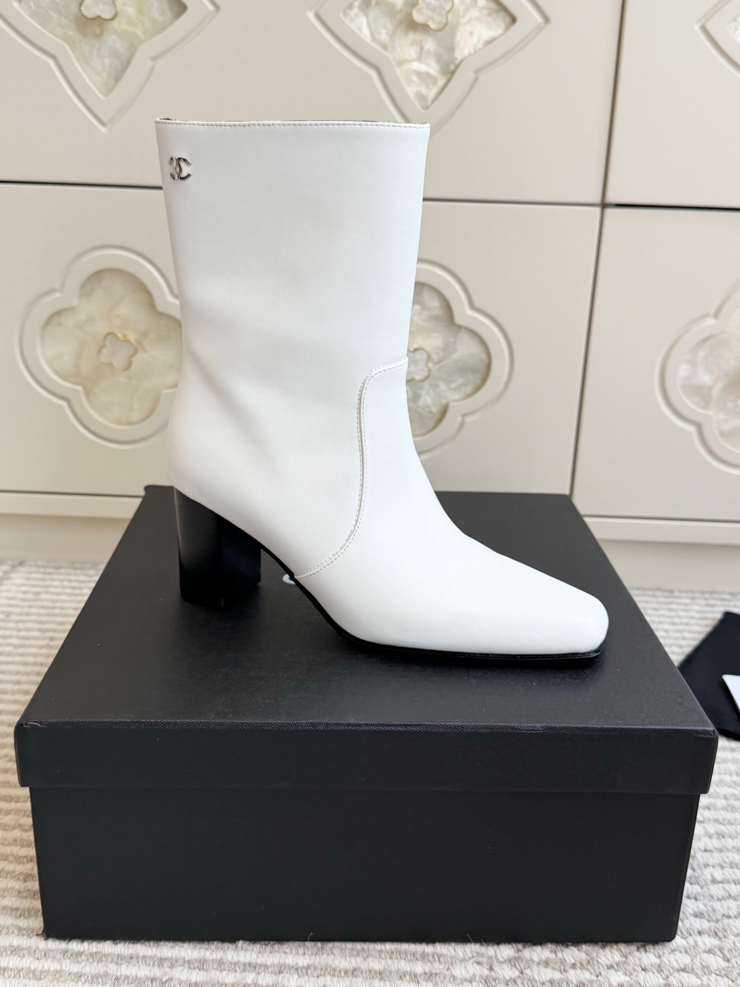 CHANEL 26S HIGH HEEL ANKLE BOOTS 70 MM IN WHITE CALFSKIN SQUARE TOE