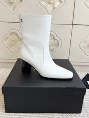 CHANEL 26S HIGH HEEL ANKLE BOOTS 70 MM IN WHITE CALFSKIN SQUARE TOE