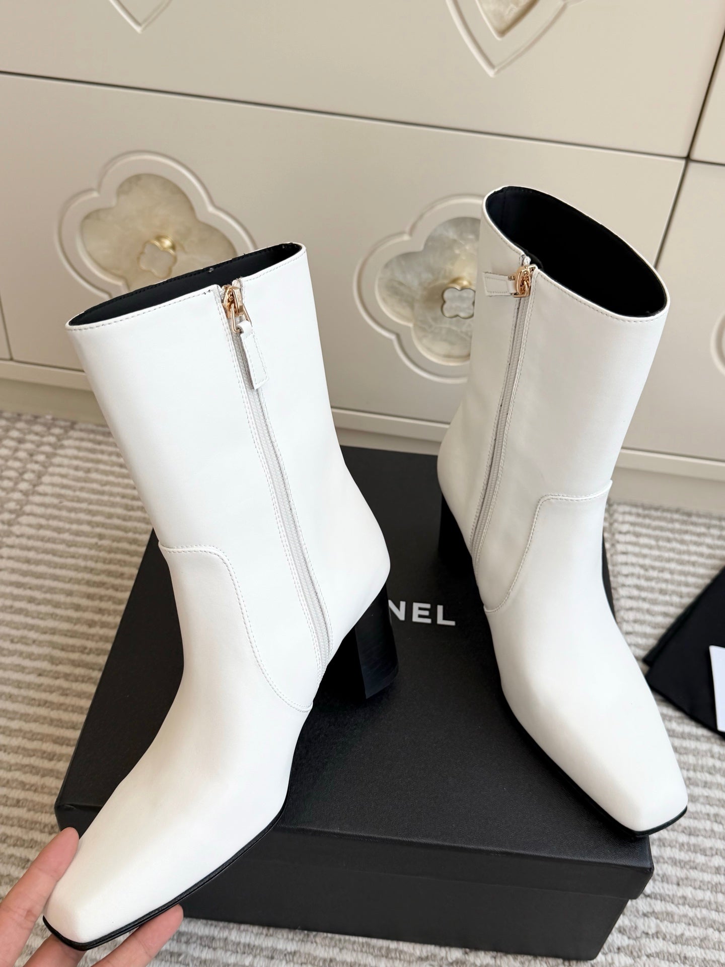 CHANEL 26S HIGH HEEL ANKLE BOOTS 70 MM IN WHITE CALFSKIN SQUARE TOE