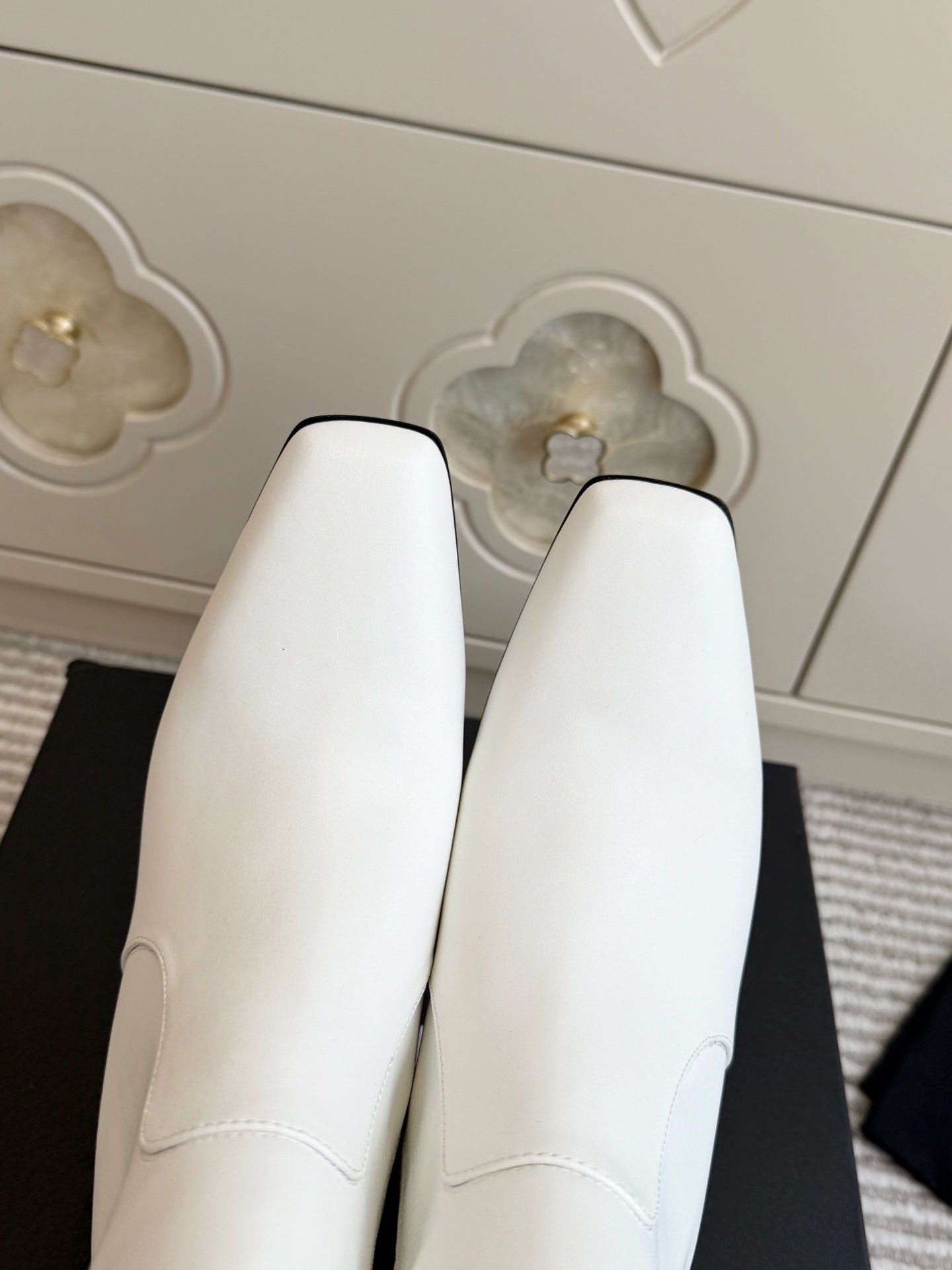 CHANEL 26S HIGH HEEL ANKLE BOOTS 70 MM IN WHITE CALFSKIN SQUARE TOE