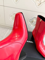 CHANEL 26S HIGH HEEL ANKLE BOOTS 70 MM IN RED CALFSKIN SQUARE TOE