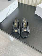 LOEWE 26S HIGH-HEEL SANDALS 45 MM IN BLACK RAFFIA AND LAMBSKIN