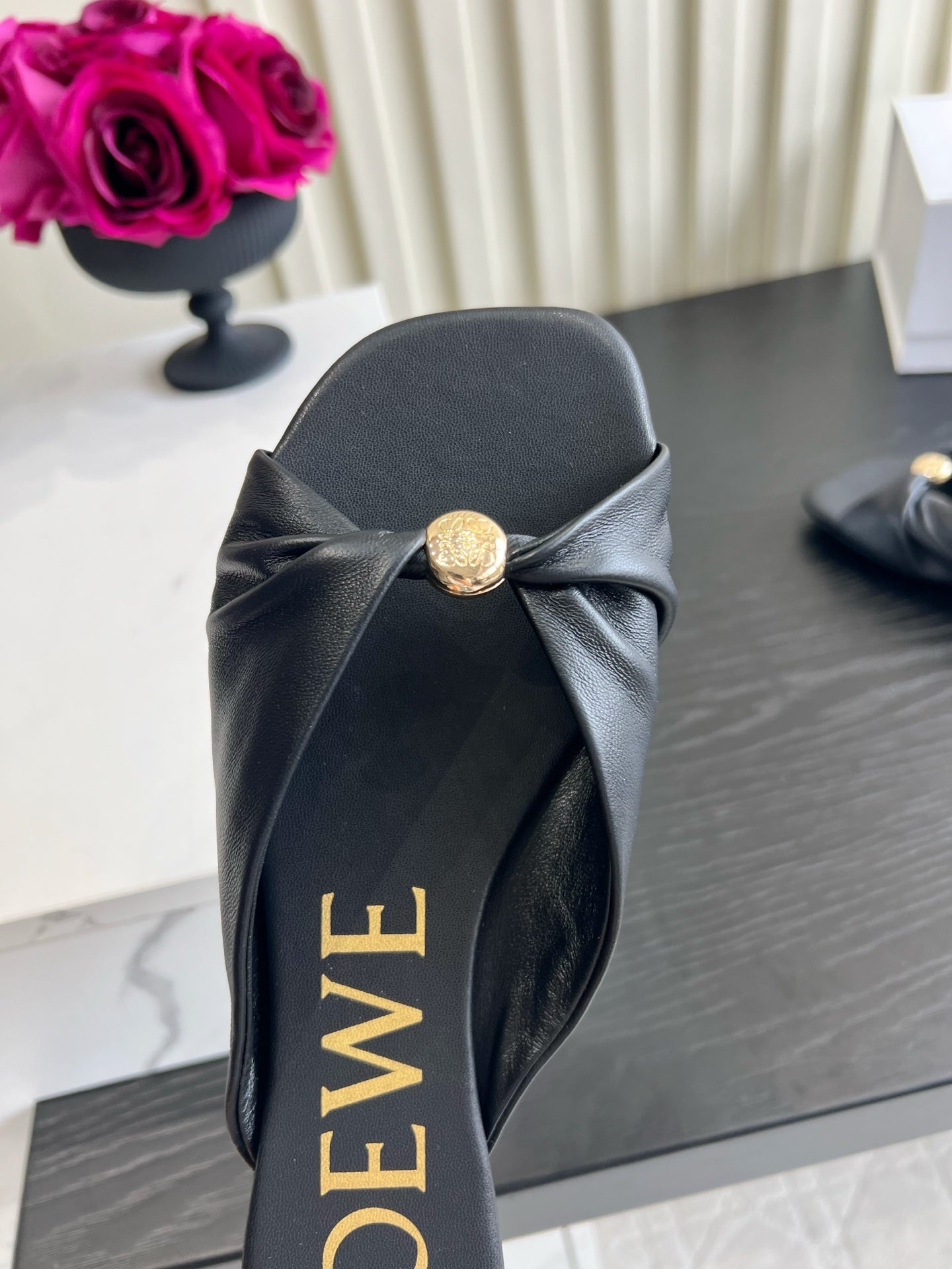 LOEWE 26S SANDALS IN BLACK LAMBSKIN