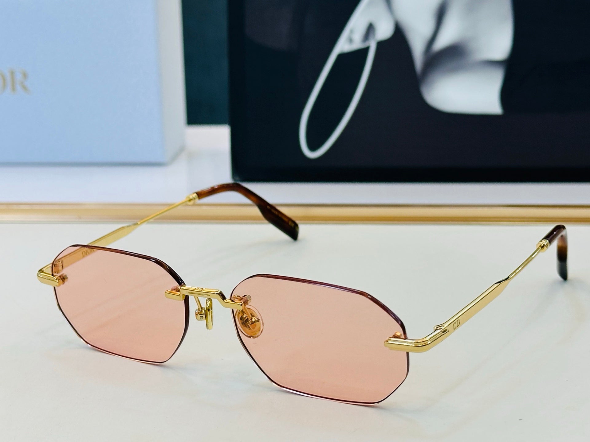 DIOR 26S OVAL FRAME IN ACETATE 403018