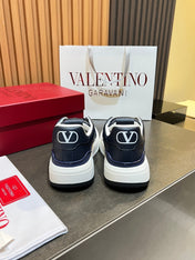 VALENTINO 26S ONESTUD SNEAKERS IN NAVY BLUE CALFSKIN