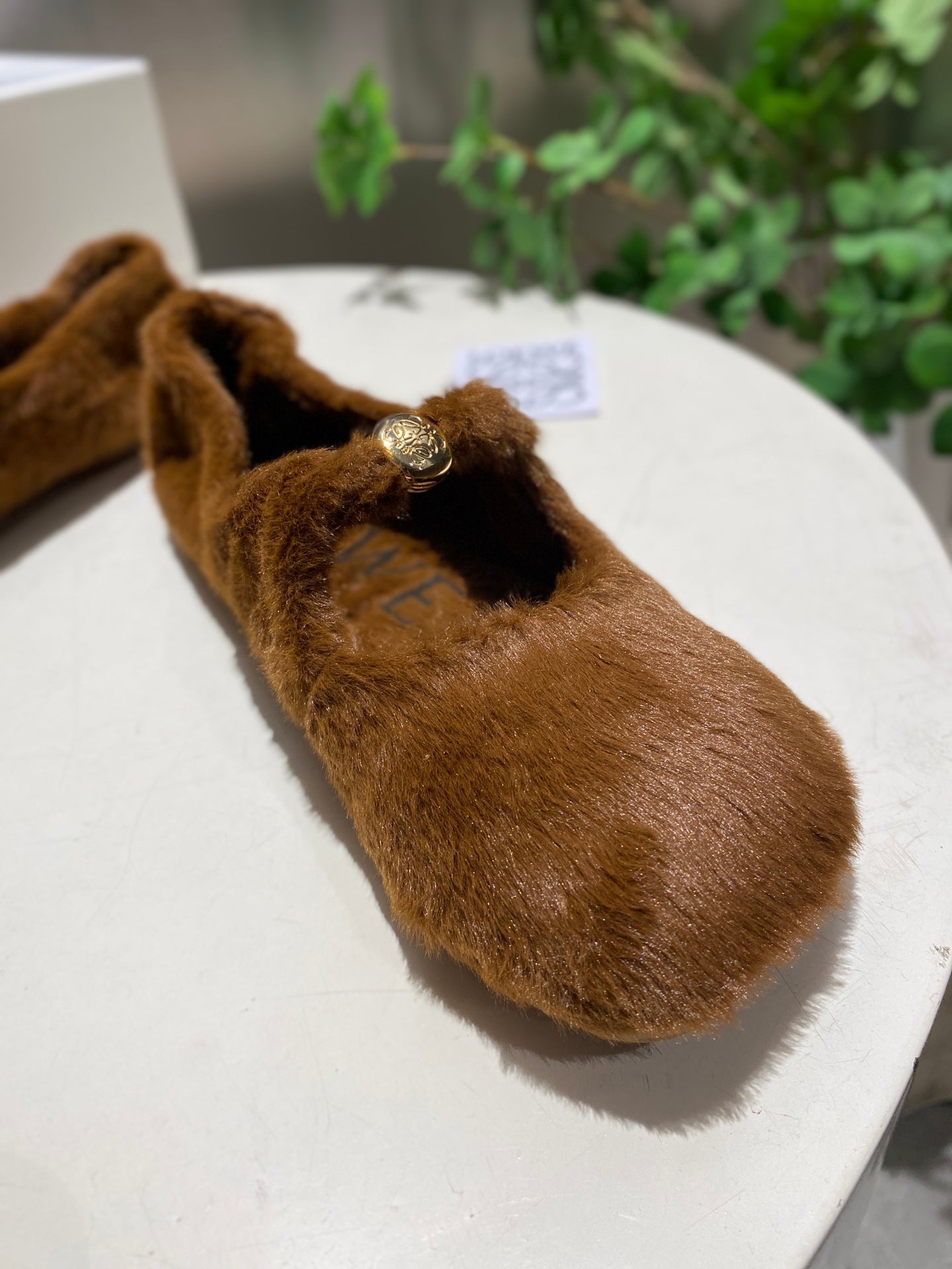 LOEWE 26S BALLET FLATS IN BROWN CARAMEL SHEARLING