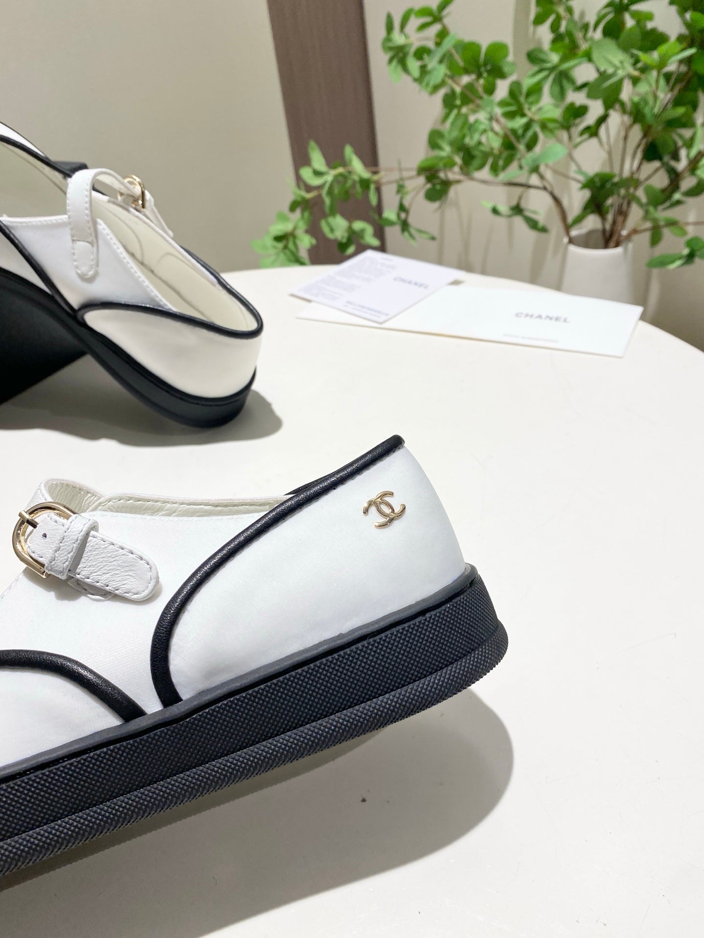CHANEL 26S MARY JANE FLAT IN BLACK MIX WHITE FABRIC AND LAMBSKIN