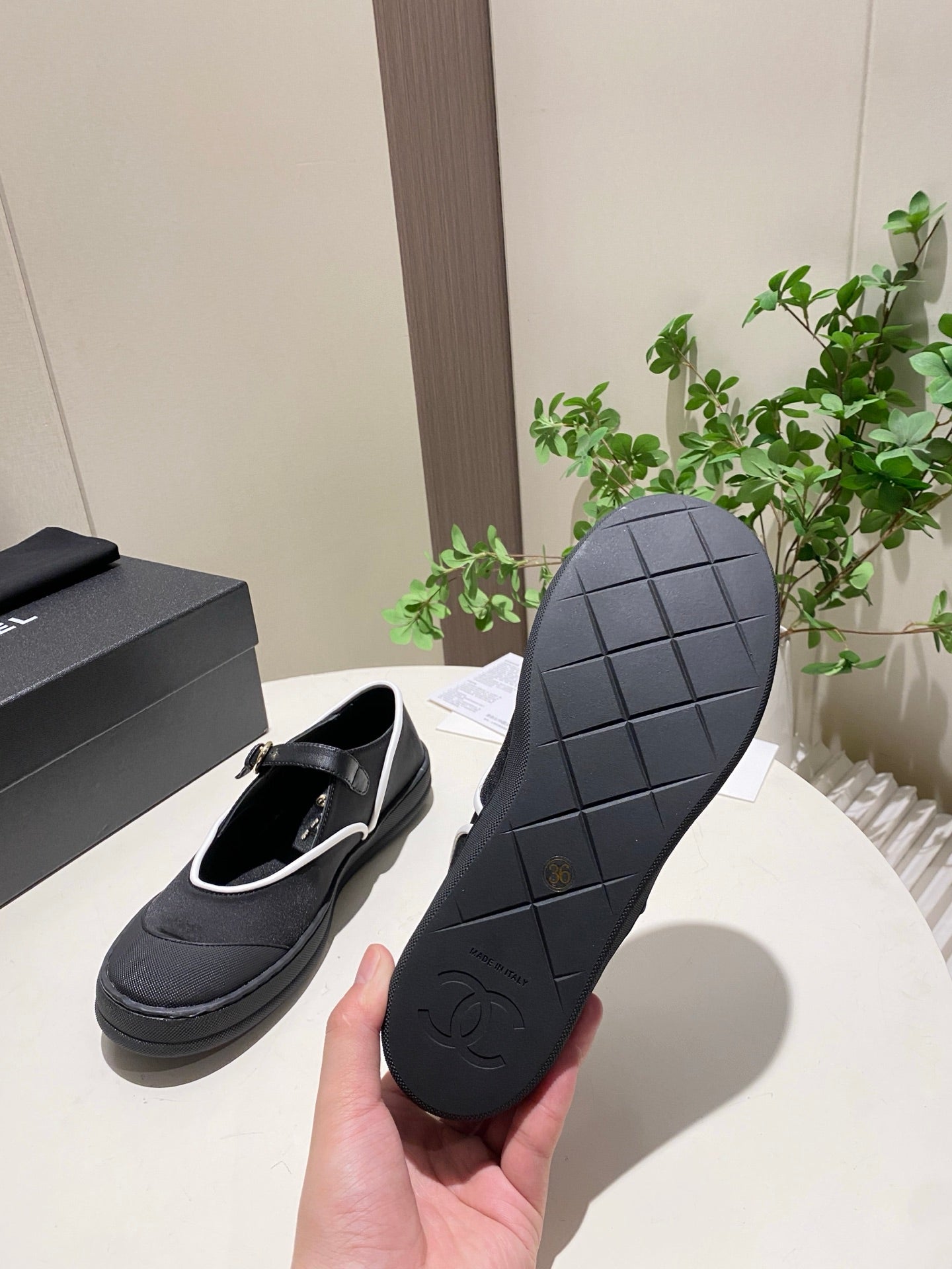 CHANEL 26S MARY JANE FLAT IN BLACK FABRIC AND LAMBSKIN