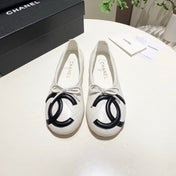 CHANEL 26S FLATS IN WHITE LAMBSKIN WITH BOW
