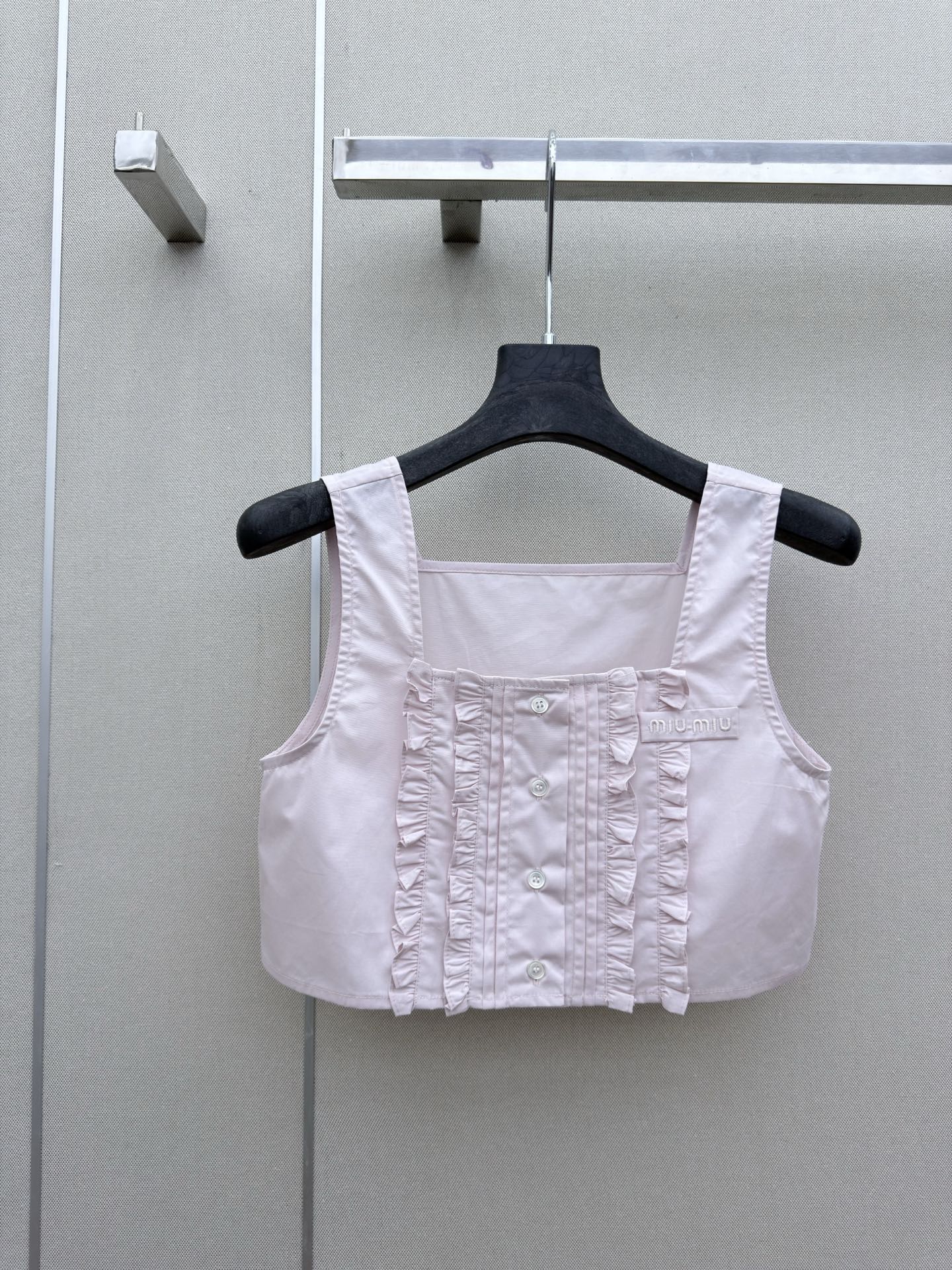 MIUMIU 26S SLEEVELESS CROPPED SQUARE-NECK TOP STYLE 1080