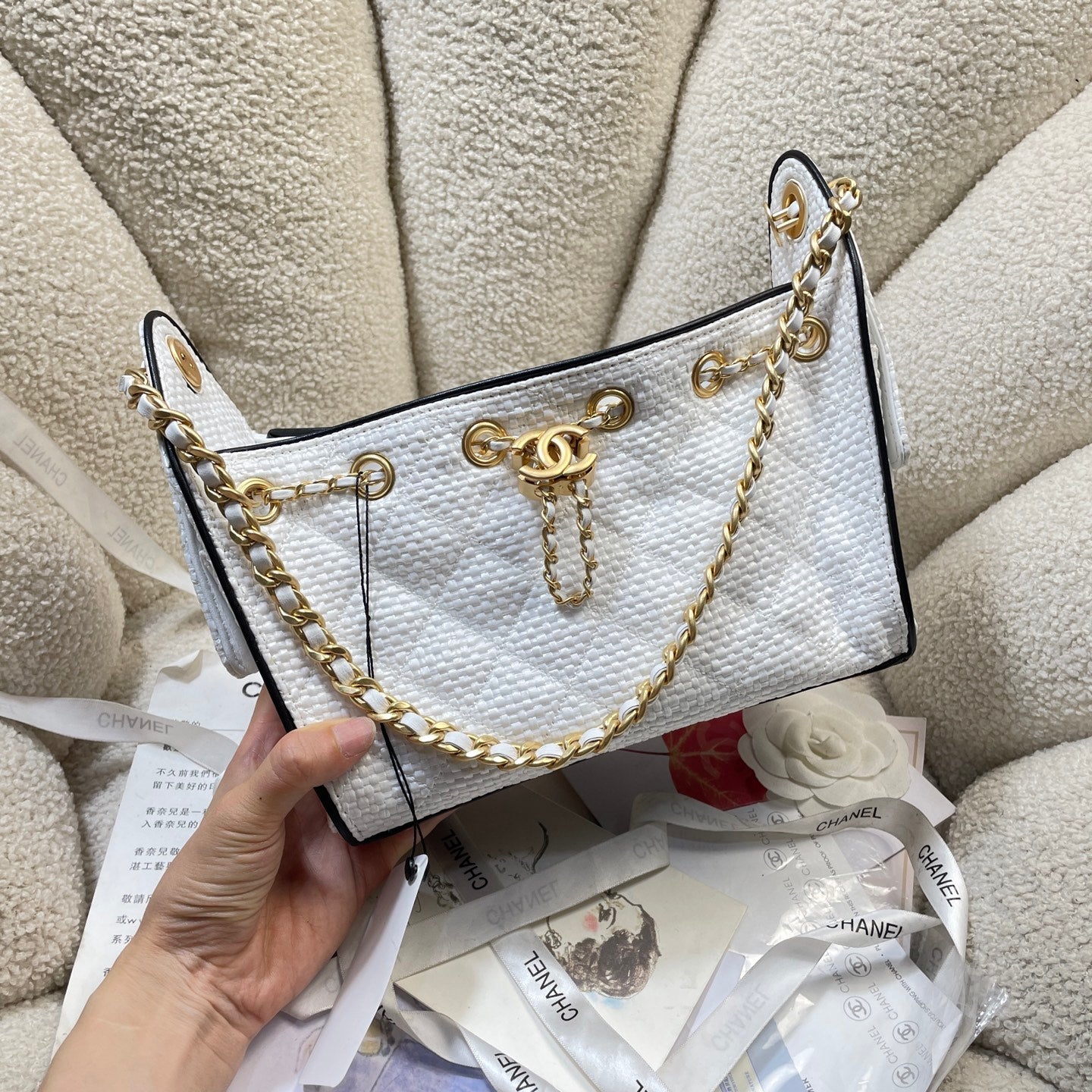 CHANEL 26S HOBO BAG 22 IN OFF-WHITE WOVEN SYNTHETIC FIBER