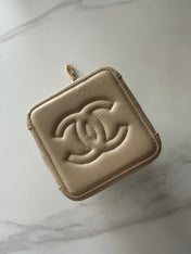 CHANEL 26S MINI BUCKET BAG 18 IN BEIGE QUILTED CALFSKIN GOLD HARDWARE