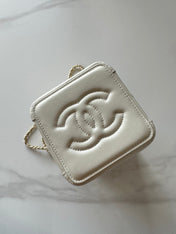 CHANEL 26S MINI BUCKET BAG 18 IN IVORY WHITE QUILTED CALFSKIN GOLD HARDWARE