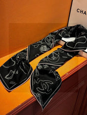 CHANEL 25S SCARF 140 IN SILK 735811