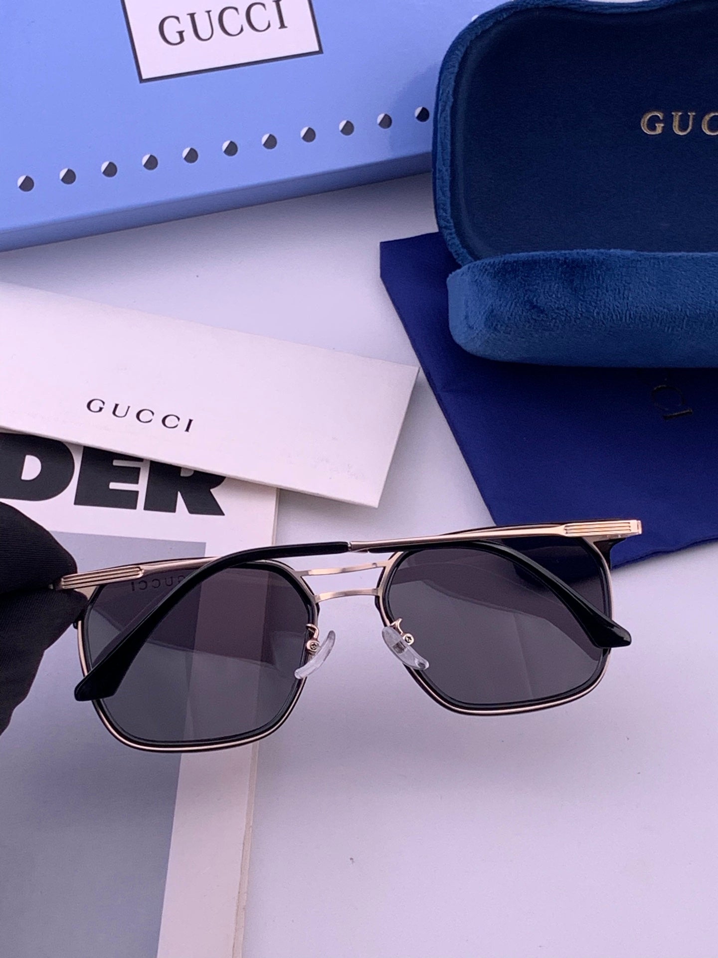 GUCCI 26S SQUARE FRAME IN METAL 422540