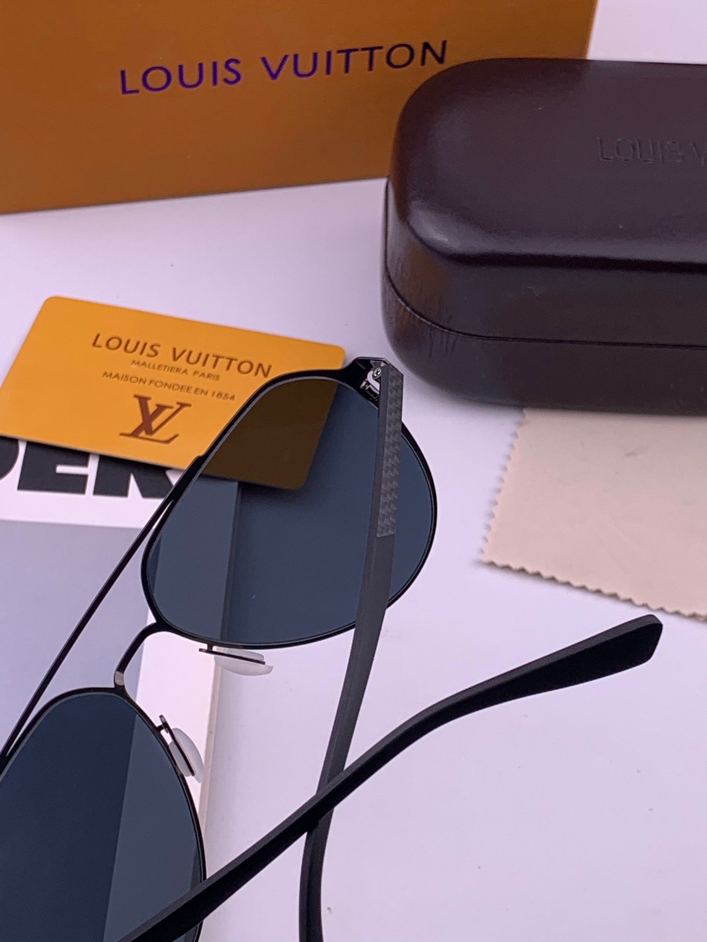 GUCCI 26S AVIATOR FRAME IN METAL 422544