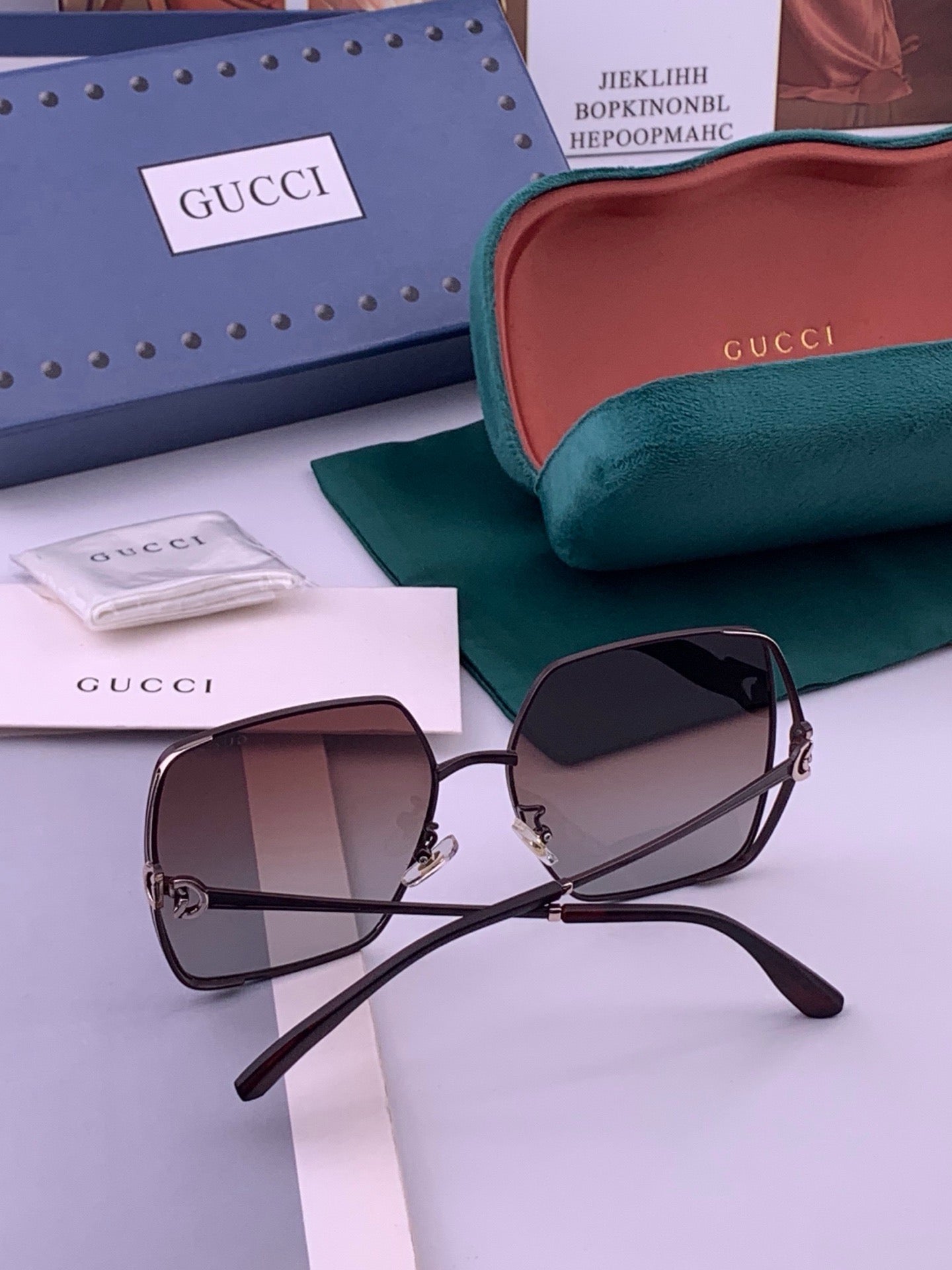 GUCCI 26S SQUARE FRAME IN METAL 426567