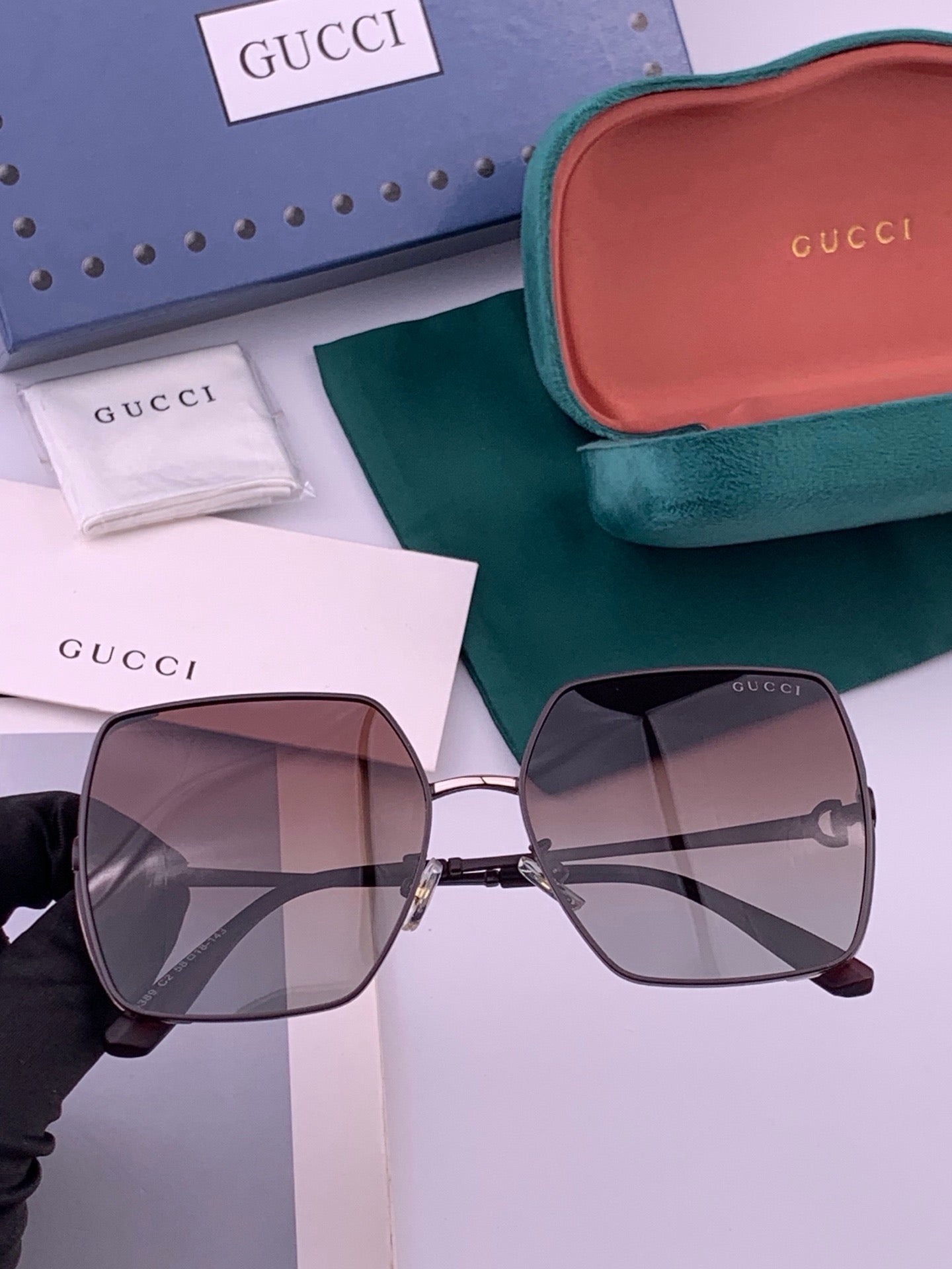 GUCCI 26S SQUARE FRAME IN METAL 426567