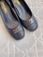 PUMP ROUNG TOE IN BLACK SHEEPSKIN