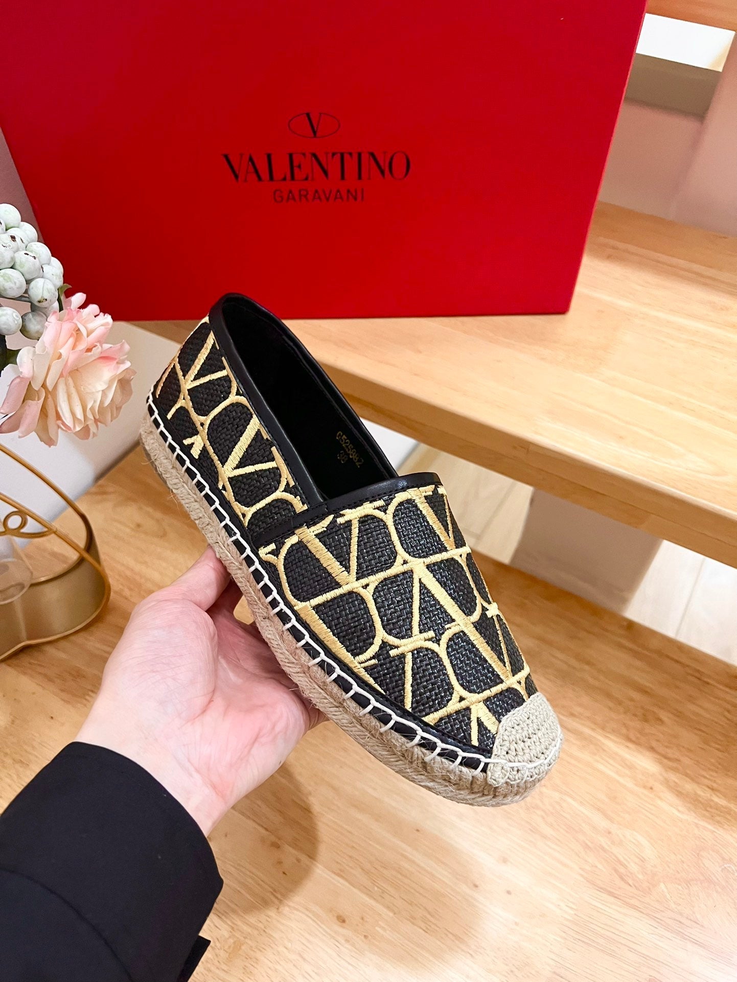 VALENTINO 26S SLIP ON SHOES IN BLACK AND YELLOW RAFFIA