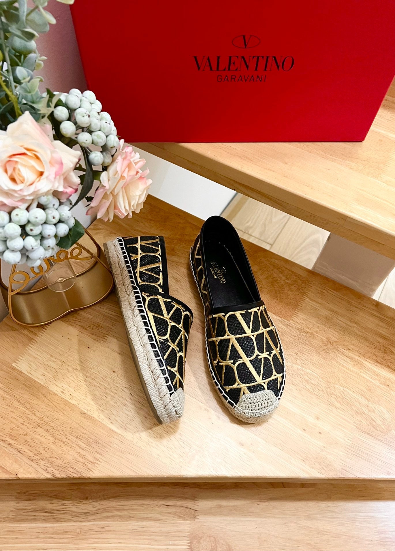 VALENTINO 26S SLIP ON SHOES IN BLACK AND YELLOW RAFFIA