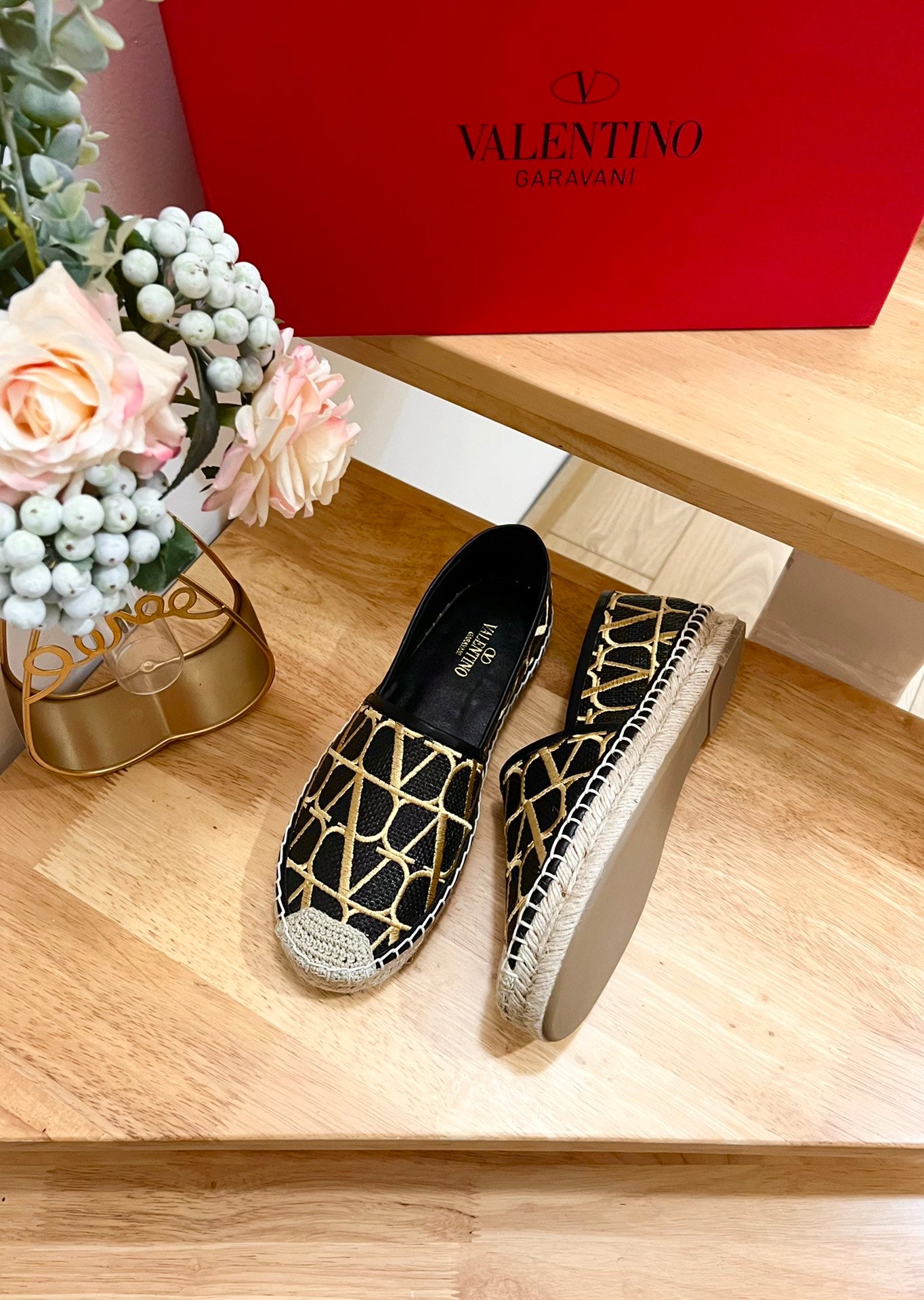 VALENTINO 26S SLIP ON SHOES IN BLACK AND YELLOW RAFFIA