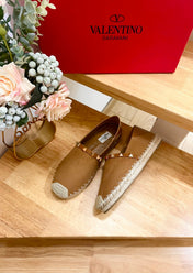 VALENTINO 26S SLIP ON SHOES IN BROWN CANVAS WITH ROCKSTUDS