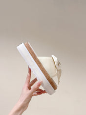 CC SLIPPERS WITH SILK BOW IN WHITE COWHIDE