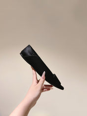 BALLERINA FLATS IN BLACK SATIN