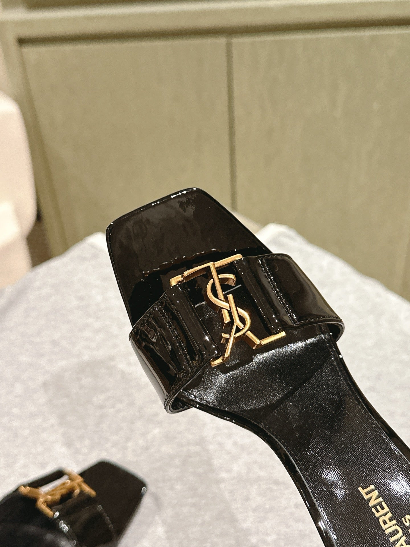 YSL 25S SQUARE-TOE HIGH-HEEL SANDALS 100 MM IN BLACK GLOSSY LAMBSKIN WITH GOLD HARDWARE