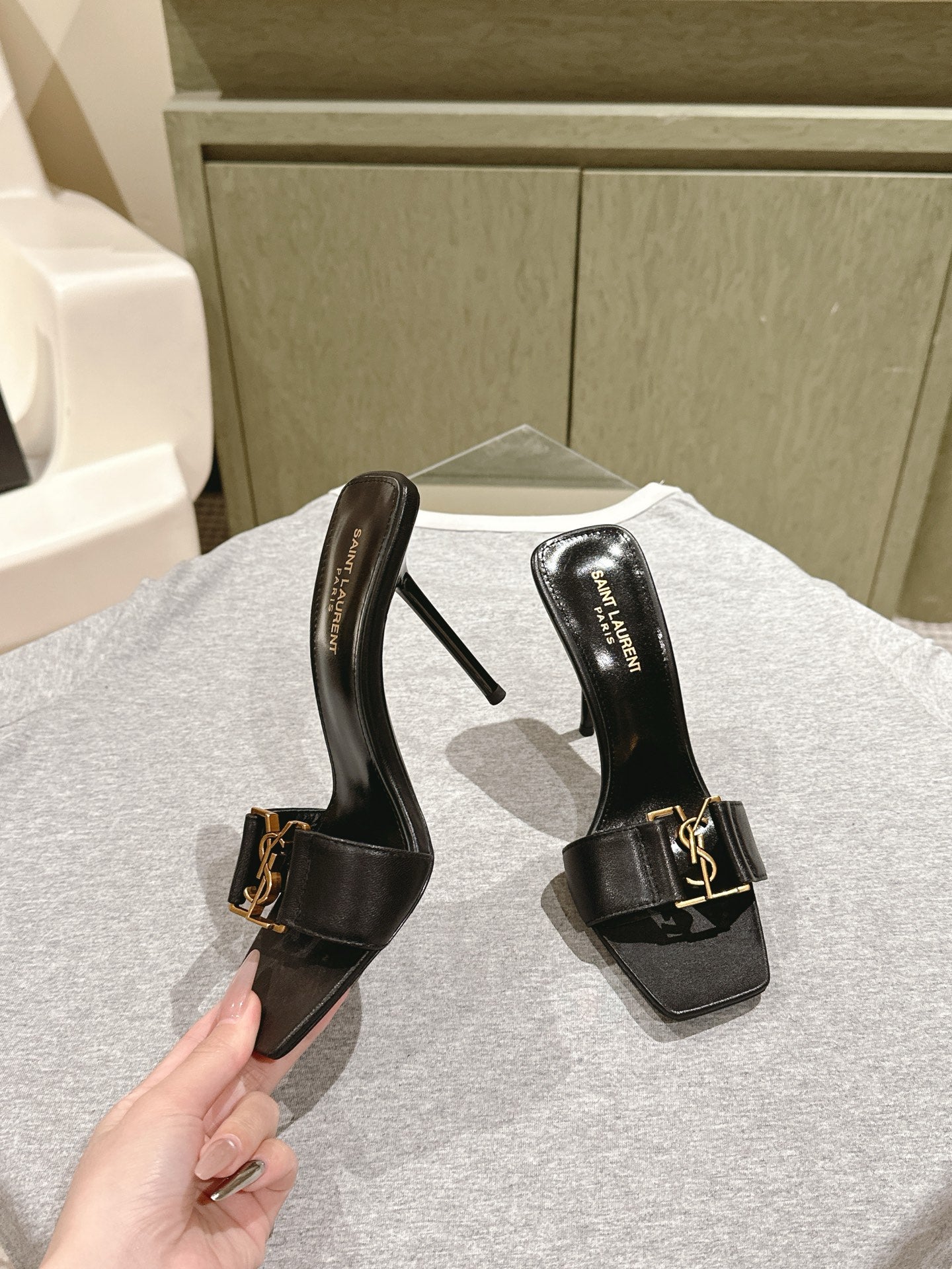 YSL 25S SQUARE-TOE HIGH-HEEL SANDALS 100 MM IN BLACK LAMBSKIN WITH GOLD HARDWARE