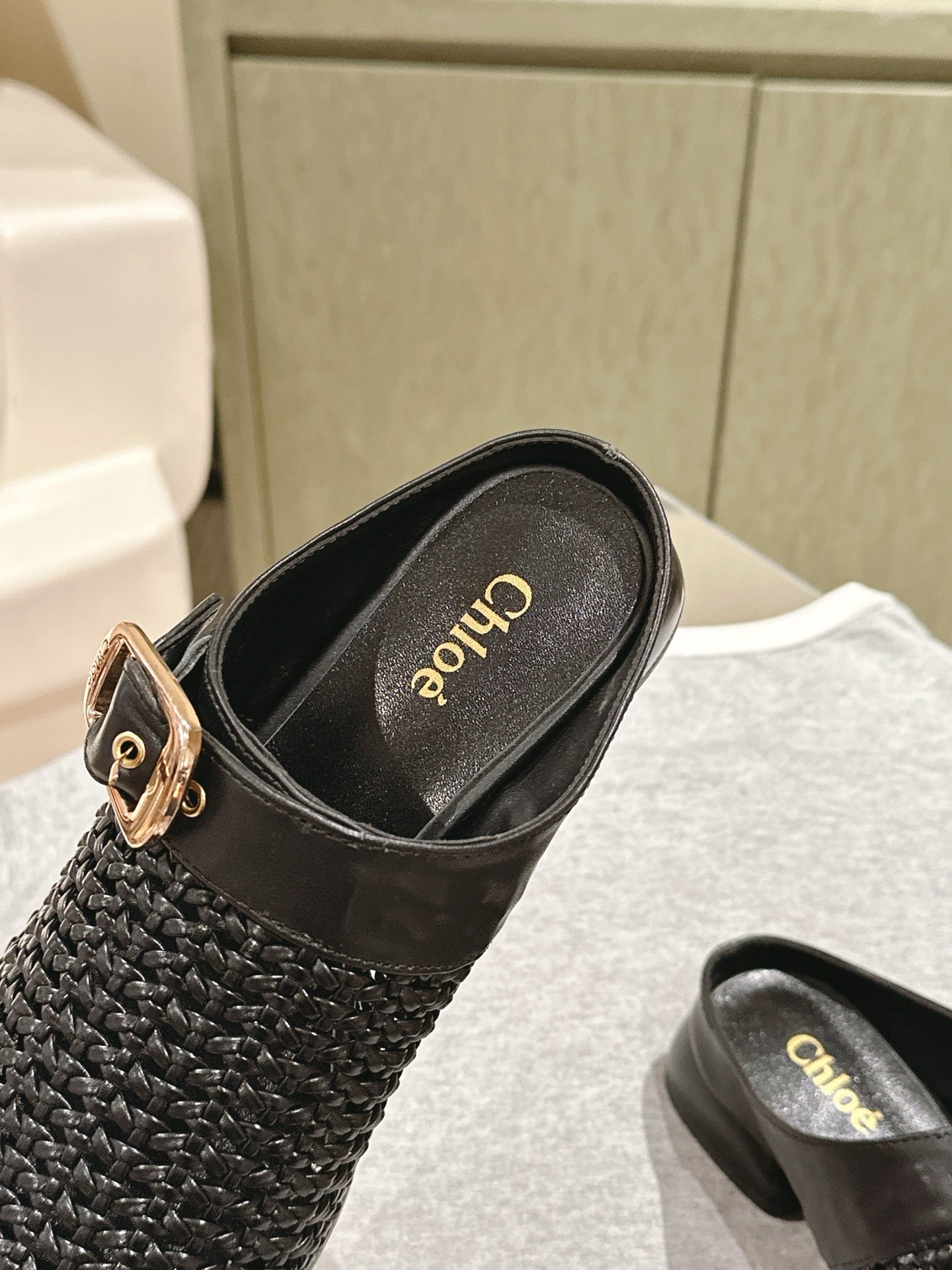 CHLOÉ 26S WOVEN MULES IN BLACK CALFSKIN
