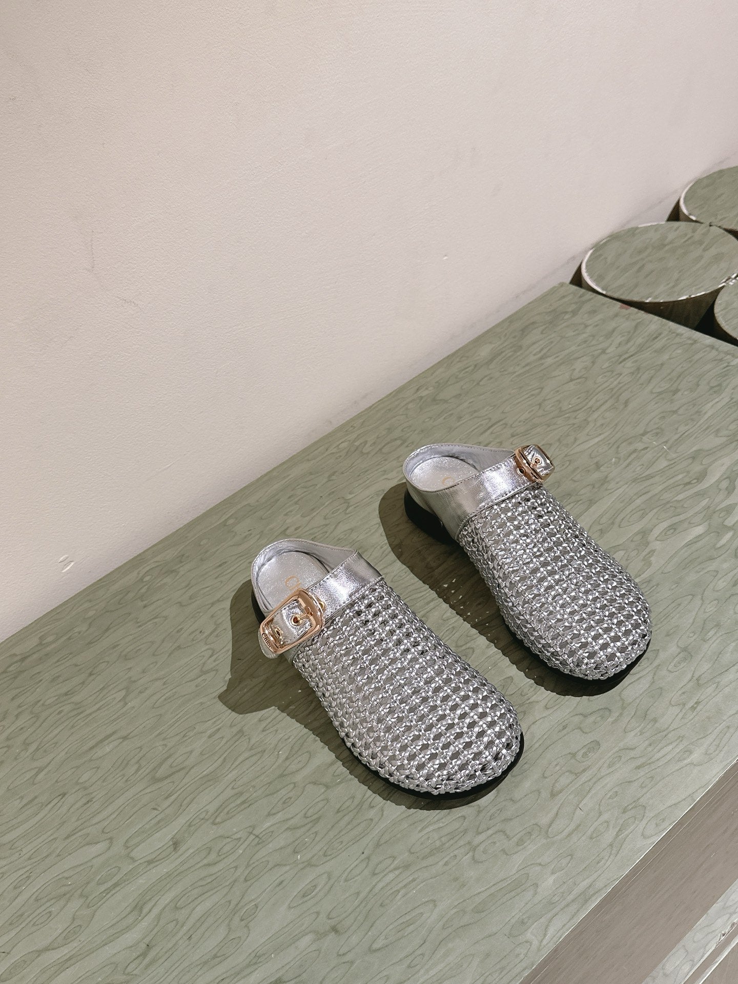 CHLOÉ 26S WOVEN MULES IN SILVER CALFSKIN