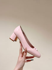 SWING HIGH PUMP 55 MM IN PALE PINK PATENT CALFSKIN