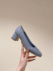 SWING HIGH PUMP 55 MM IN ICE BLUE PATENT CALFSKIN