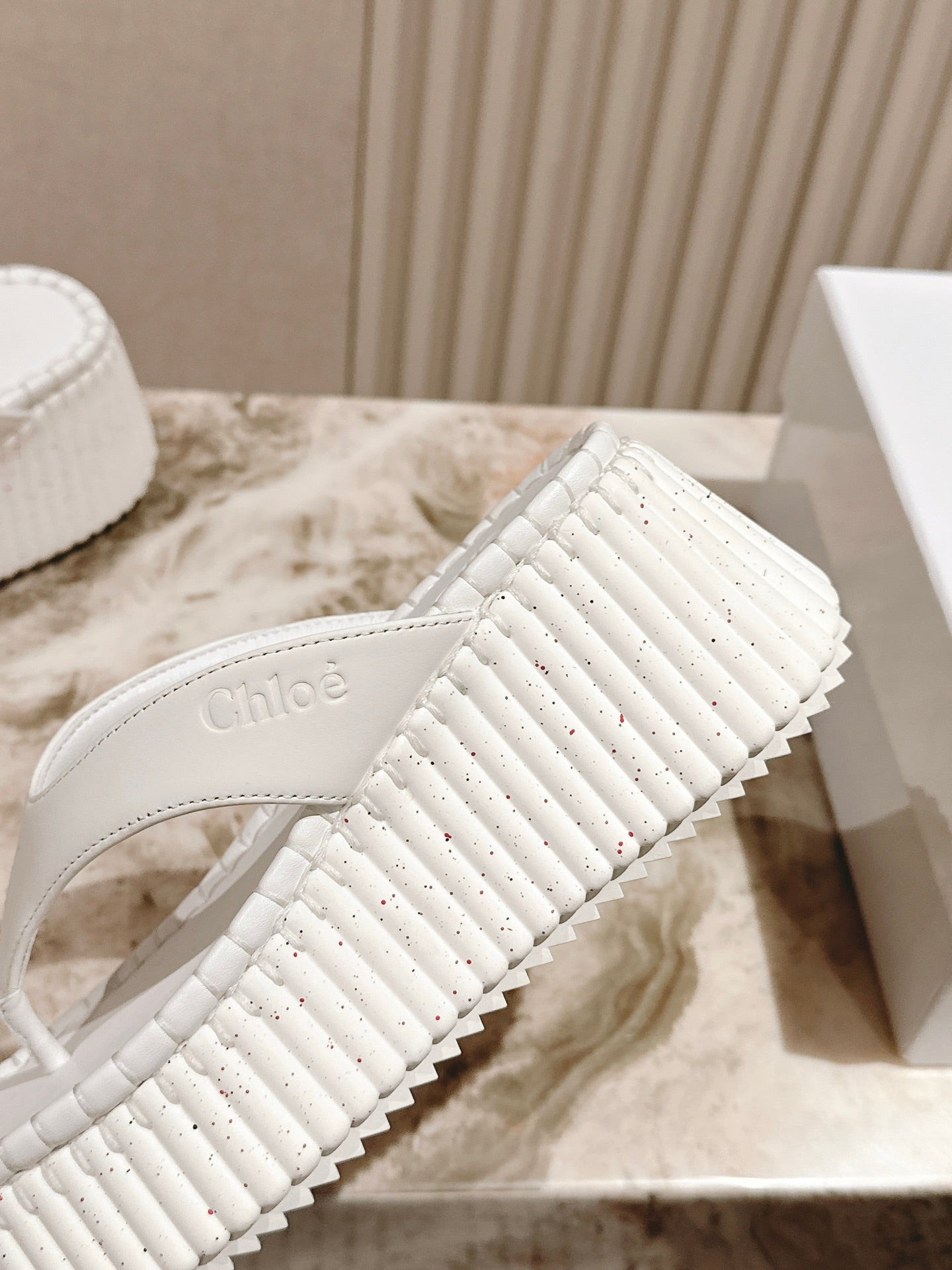 CHLOÉ 26S PLATFORM FLIP-FLOPS IN WHITE LAMBSKIN