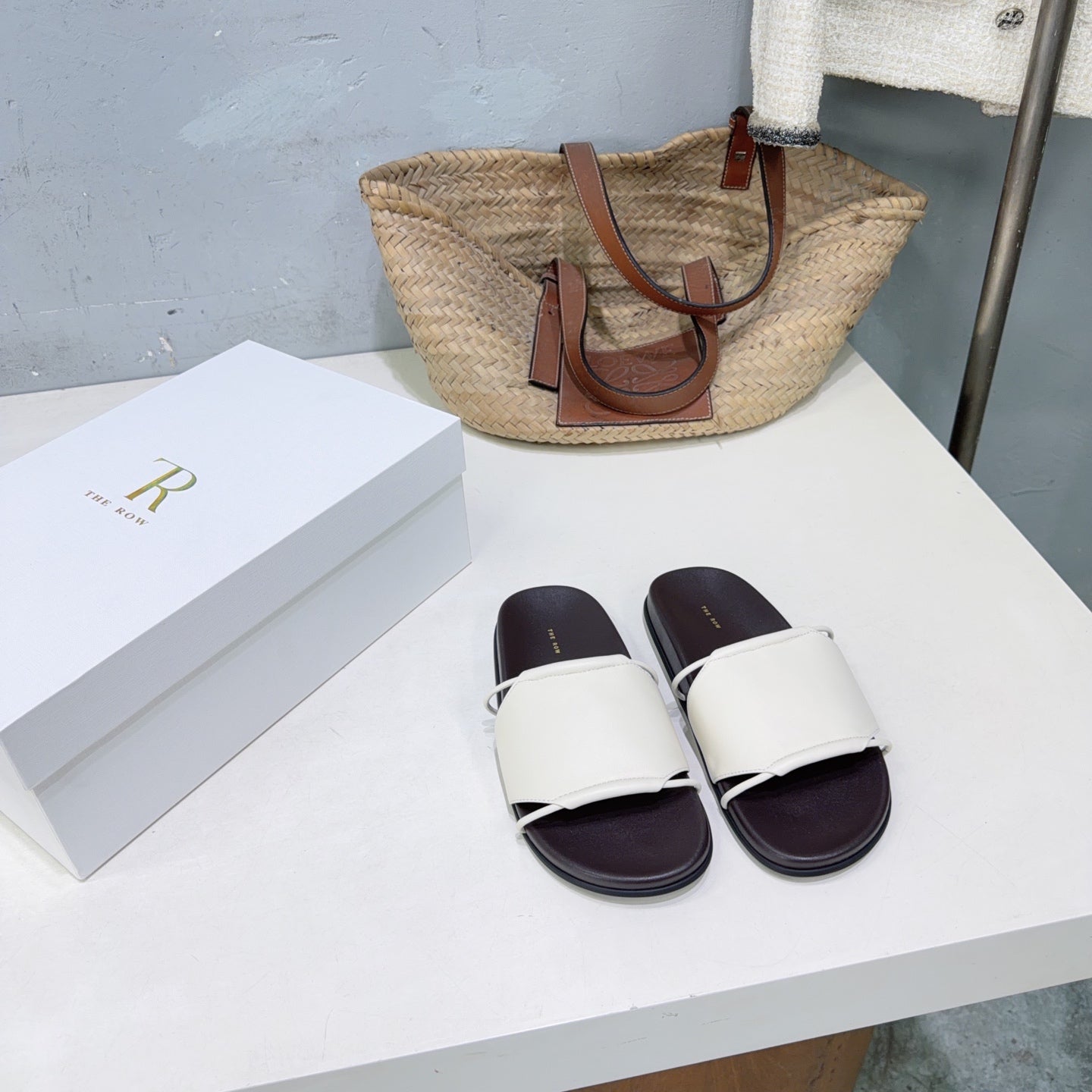 THE ROW 26S STRAP SLIDES IN WHITE CALFSKIN