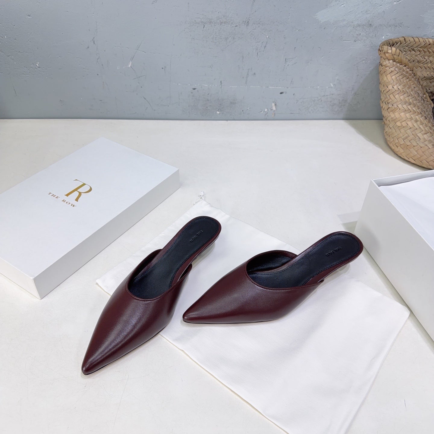 THE ROW 26S POINTED TOE MULE HEELS 35MM IN BURGUNDY RED CALFSKIN