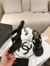 YSL 26S HEELED THONG SANDALS 85 MM IN BLACK SATIN