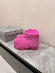 ALASKA BOOTIE IN DEEP PINK SUEDE AND WOOL LINING
