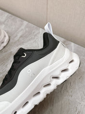 RUN SNEAKER IN WHITE MIX BLACK SUEDE AND MESH FABRIC