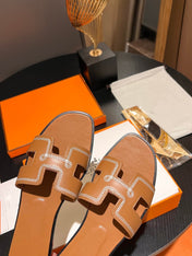 0RAN SANDAL Calfskin Sandstone