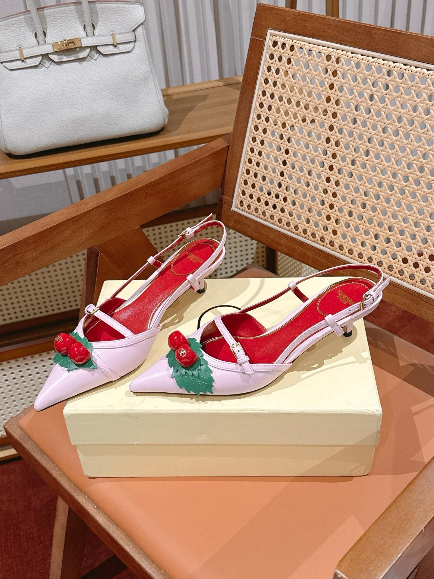 VALENTINO 26S SLINGBACKS 45 MM IN LIGHT PINK CALFSKIN CHERRY DETAILS