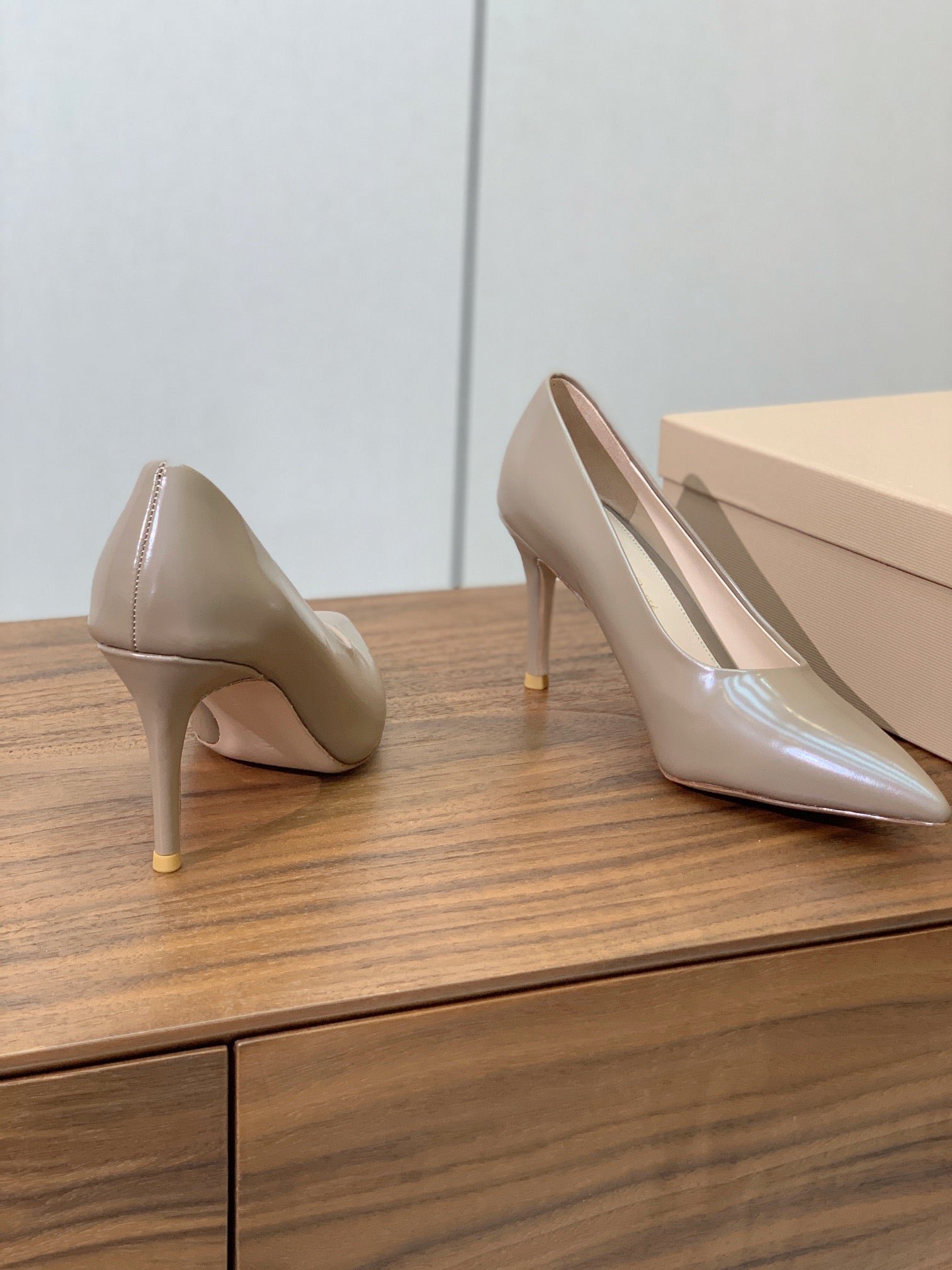 GIANVITO ROSSI 26S STILETTO PUMPS 95 MM IN STONE BROWN PATENT CALFSKIN