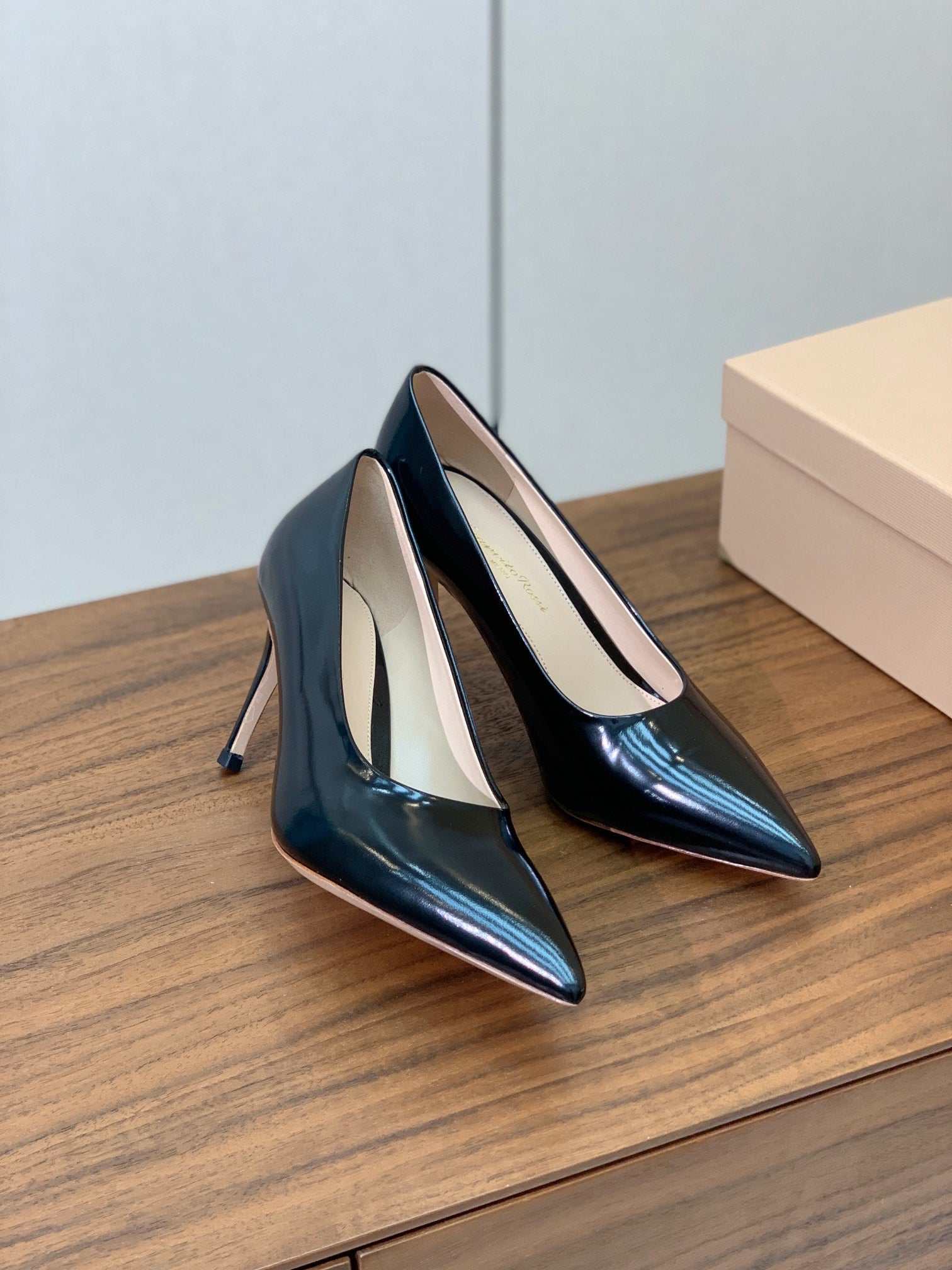 GIANVITO ROSSI 26S STILETTO PUMPS 95 MM IN BLACK PATENT CALFSKIN