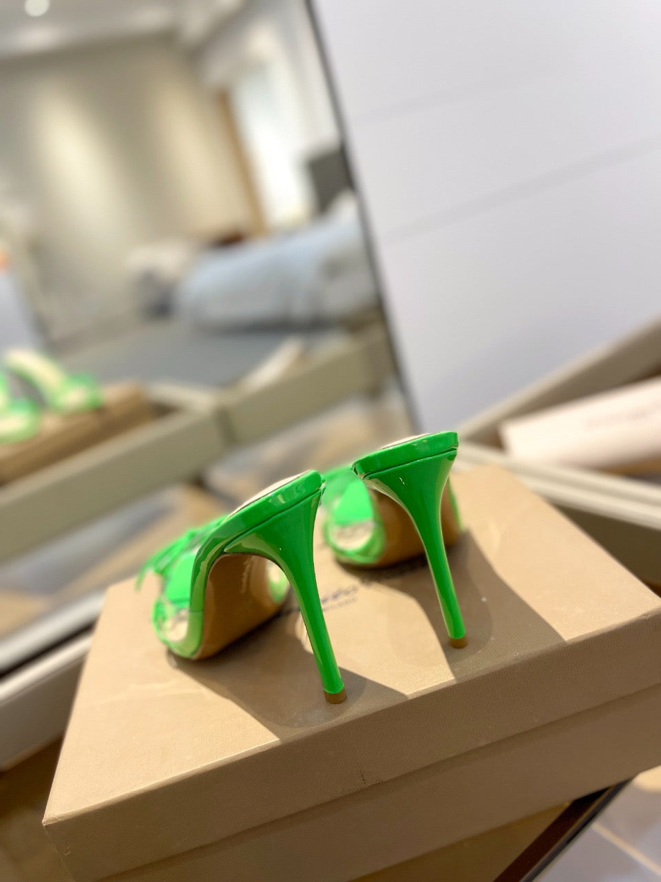 GIANVITO ROSSI 26S HEELED SANDALS 105 MM IN GREEN PATENT CALFSKIN WITH BOW