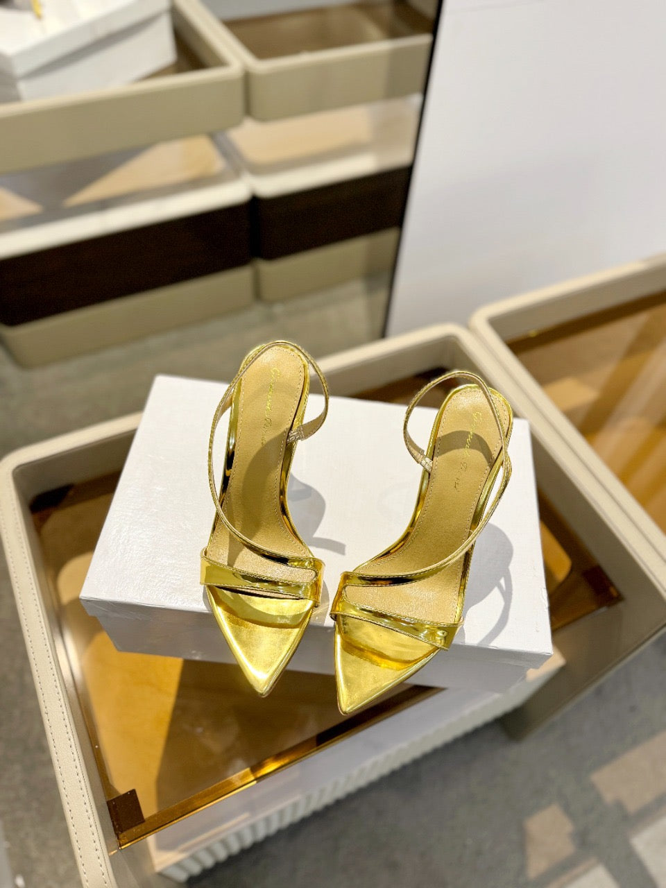 GIANVITO ROSSI 26S STRAPPY HIGH-HEEL SANDALS 105 MM IN GOLD PATENT CALFSKIN
