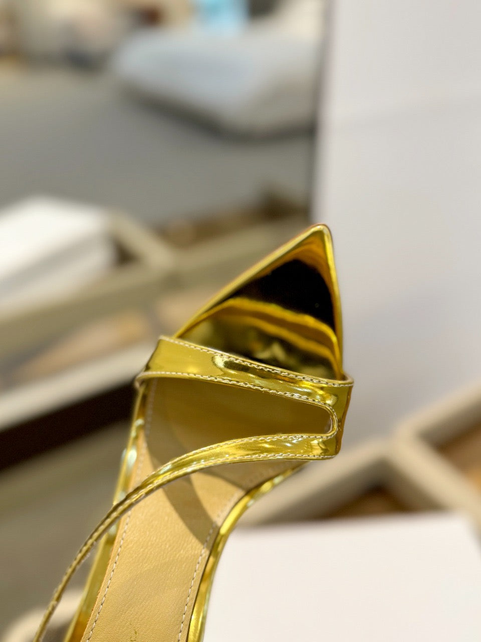 GIANVITO ROSSI 26S STRAPPY HIGH-HEEL SANDALS 105 MM IN GOLD PATENT CALFSKIN