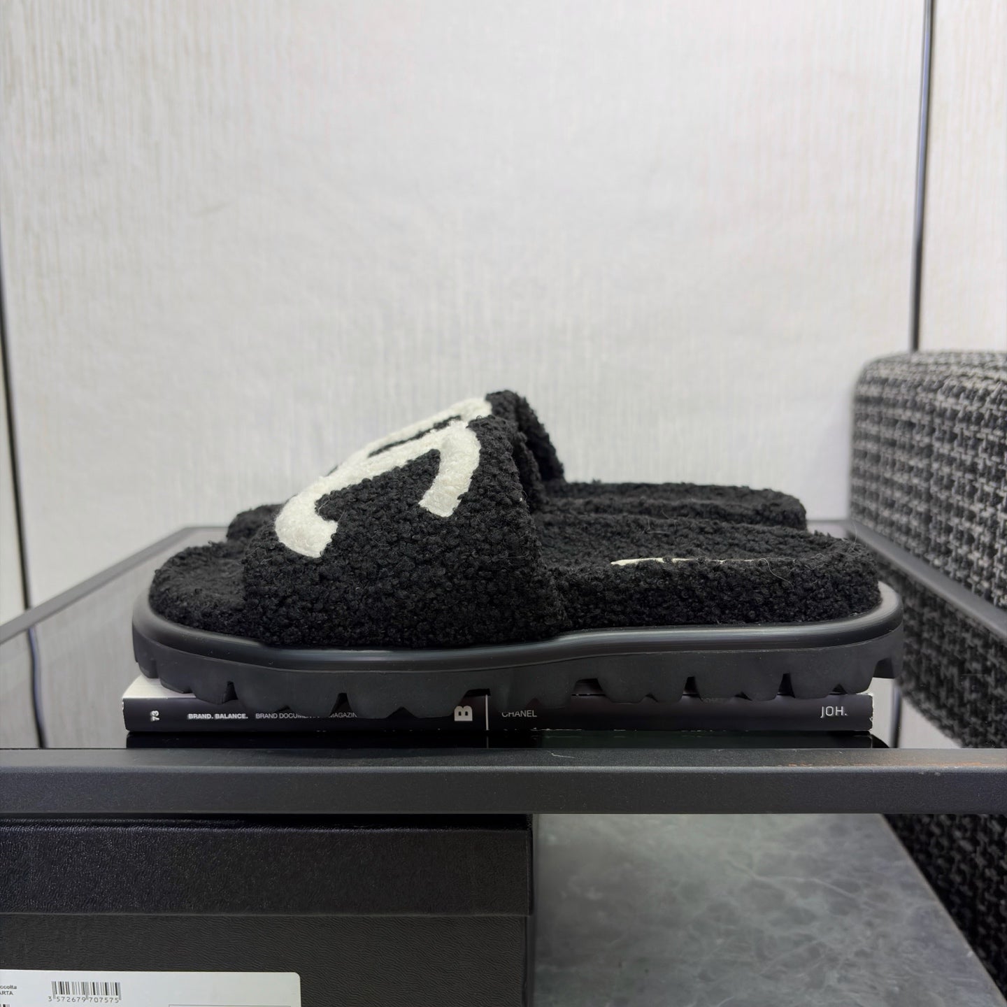 CHANEL 26S SLIDE SANDALS  IN BLACK AND WHITE SHEARLING OPEN TOE